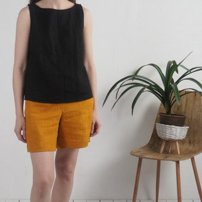 Linen shorts, short shorts with pockets - DON